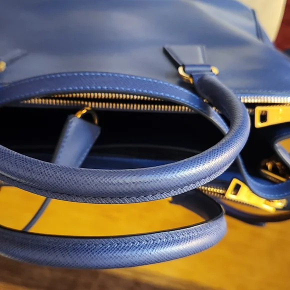 Prada Saffiano Lux Galleria Tote – Blue – Excellent Condition w/card - Picture 7 of 16